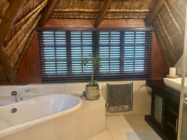 5 Bedroom Property for Sale in Lakeland North West
